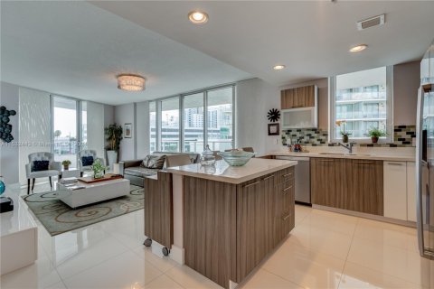 Condominio en venta en Miami Beach, Florida, 3 dormitorios, 114.27 m2 № 1862036 - foto 3