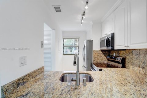 Condominio en venta en Hialeah, Florida, 2 dormitorios, 99.96 m2 № 1861864 - foto 6