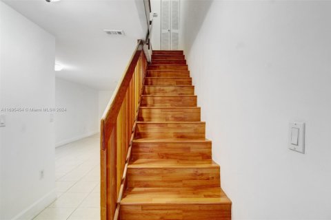 Condominio en venta en Hialeah, Florida, 2 dormitorios, 99.96 m2 № 1861864 - foto 9
