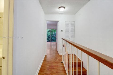 Condominio en venta en Hialeah, Florida, 2 dormitorios, 99.96 m2 № 1861864 - foto 13