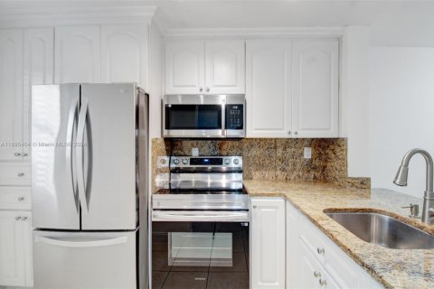 Condominio en venta en Hialeah, Florida, 2 dormitorios, 99.96 m2 № 1861864 - foto 7