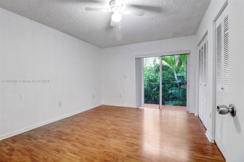 Condominio en venta en Hialeah, Florida, 2 dormitorios, 99.96 m2 № 1861864 - foto 16
