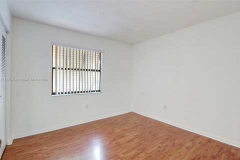Condominio en venta en Hialeah, Florida, 2 dormitorios, 99.96 m2 № 1861864 - foto 11
