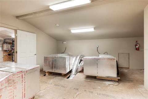 Propiedad comercial en venta en Gainesville, Florida, 538.93 m2 № 1913706 - foto 12