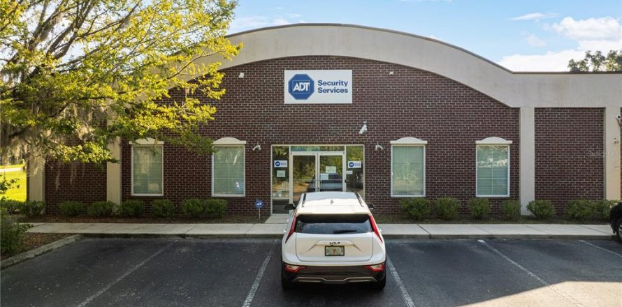 Propiedad comercial en Gainesville, Florida 538.93 m2 № 1913706