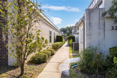 Propiedad comercial en venta en Gainesville, Florida, 538.93 m2 № 1913706 - foto 8