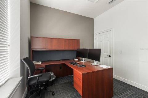 Propiedad comercial en venta en Gainesville, Florida, 538.93 m2 № 1913706 - foto 21