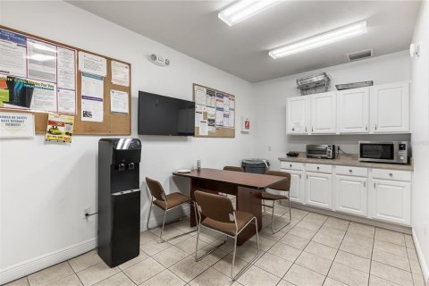 Propiedad comercial en venta en Gainesville, Florida, 538.93 m2 № 1913706 - foto 18