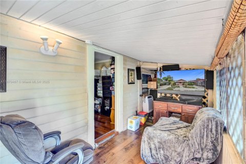 Casa en venta en Miami, Florida, 3 dormitorios, 144.74 m2 № 1977557 - foto 19