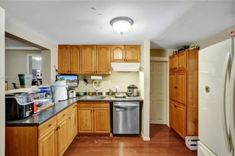 Casa en venta en Miami, Florida, 3 dormitorios, 144.74 m2 № 1977557 - foto 15