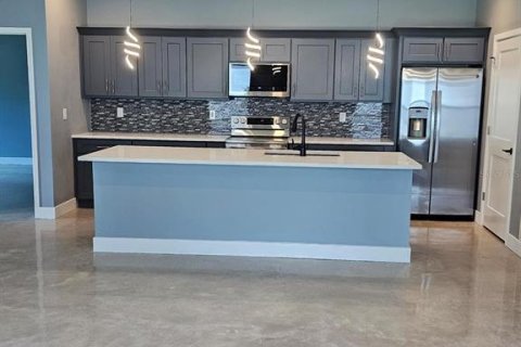 Casa en alquiler en Palm Bay, Florida, 4 dormitorios, 183.95 m2 № 1900795 - foto 5