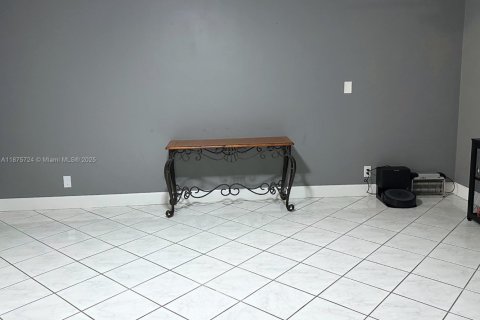 House in Coral Springs, Florida 3 bedrooms, 179.12 sq.m. № 1926717 - photo 10