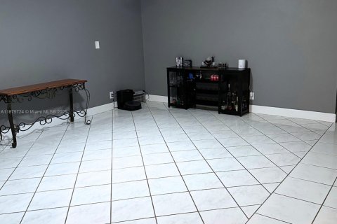 House in Coral Springs, Florida 3 bedrooms, 179.12 sq.m. № 1926717 - photo 8