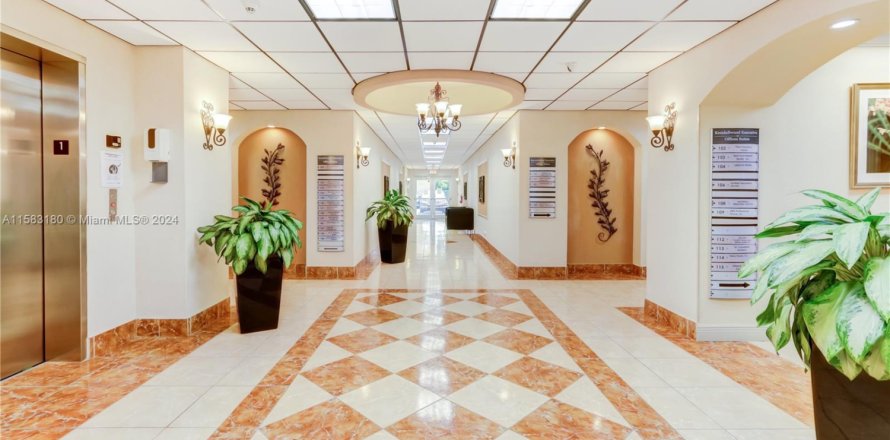 Oficina en Miami, Florida № 1175179