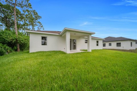 House in Lehigh Acres, Florida 3 bedrooms, 138.7 sq.m. № 2109855 - photo 29
