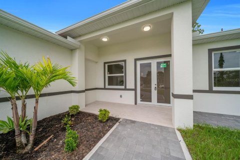 House in Lehigh Acres, Florida 3 bedrooms, 138.7 sq.m. № 2109855 - photo 4