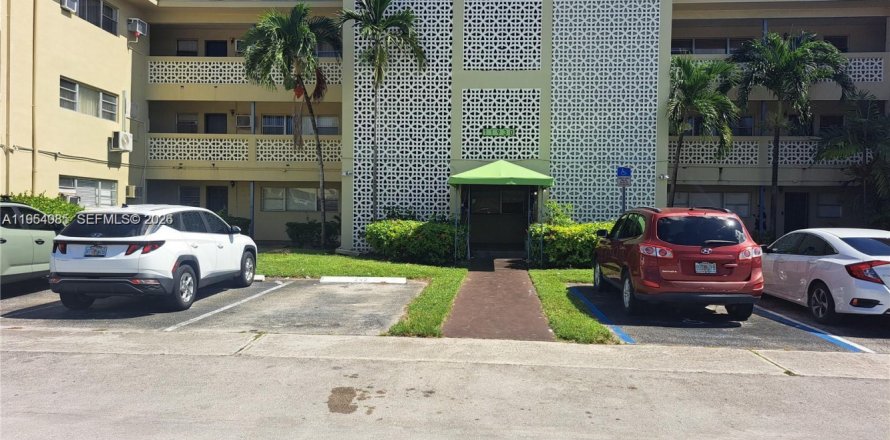 Condo à North Miami, Floride, 2 chambres № 2009741