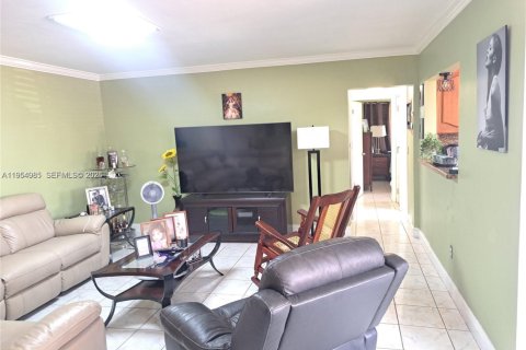 Copropriété à vendre à North Miami, Floride: 2 chambres, 87.14 m2 № 2009741 - photo 2