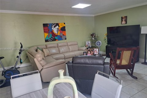 Copropriété à vendre à North Miami, Floride: 2 chambres, 87.14 m2 № 2009741 - photo 3