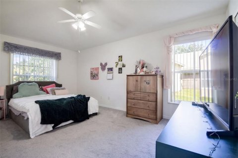 House in Deltona, Florida 3 bedrooms, 132.85 sq.m. № 2415038 - photo 19