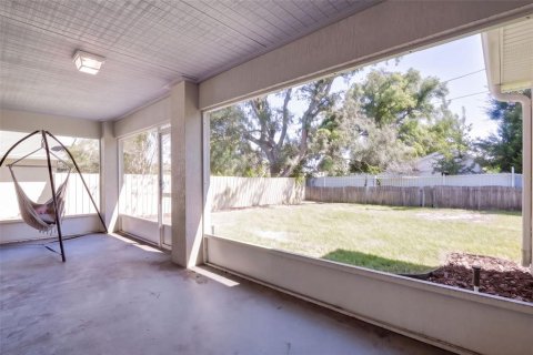 House in Deltona, Florida 3 bedrooms, 132.85 sq.m. № 2415038 - photo 26