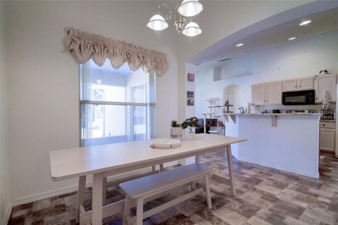 House in Deltona, Florida 3 bedrooms, 132.85 sq.m. № 2415038 - photo 7