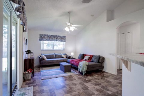 House in Deltona, Florida 3 bedrooms, 132.85 sq.m. № 2415038 - photo 14