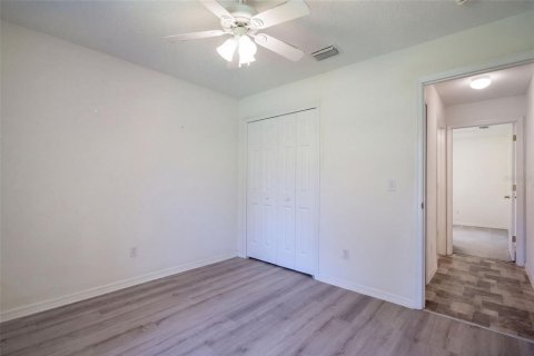 House in Deltona, Florida 3 bedrooms, 132.85 sq.m. № 2415038 - photo 16