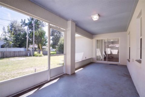 House in Deltona, Florida 3 bedrooms, 132.85 sq.m. № 2415038 - photo 25