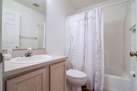 House in Deltona, Florida 3 bedrooms, 132.85 sq.m. № 2415038 - photo 17