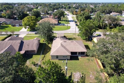 House in Deltona, Florida 3 bedrooms, 132.85 sq.m. № 2415038 - photo 30