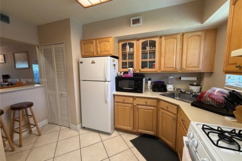 Condo in Pinecrest, Florida, 1 bedroom  № 2042972 - photo 6