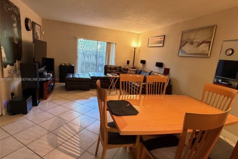 Condo in Pinecrest, Florida, 1 bedroom  № 2042972 - photo 5