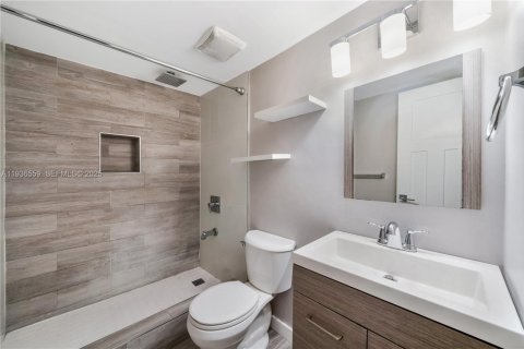 Condo in Miami, Florida, 2 bedrooms  № 1994586 - photo 18