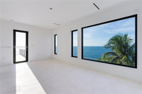 Купить виллу или дом в Корал-Гейблс, Флорида 7 спален, 862.78м2, № 2040084 - фото 17