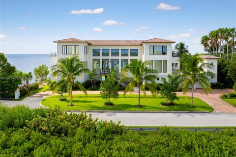 Купить виллу или дом в Корал-Гейблс, Флорида 7 спален, 862.78м2, № 2040084 - фото 4