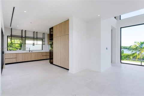 Купить виллу или дом в Корал-Гейблс, Флорида 7 спален, 862.78м2, № 2040084 - фото 12