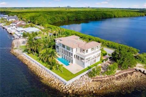 Дом в Корал-Гейблс, Флорида 7 спален, 862.78м2 № 2040084