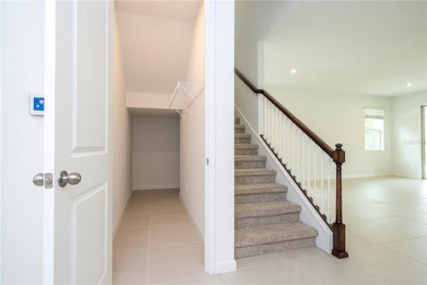 House in Orlando, Florida 5 bedrooms, 305.74 sq.m. № 1812792 - photo 30