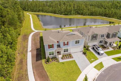 House in Orlando, Florida 5 bedrooms, 305.74 sq.m. № 1812792 - photo 1
