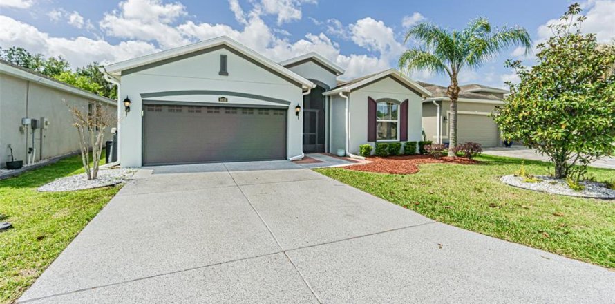 House in San Antonio, Florida 3 bedrooms, 158.58 sq.m. № 2211492