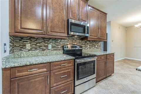 House in San Antonio, Florida 3 bedrooms, 158.58 sq.m. № 2211492 - photo 6