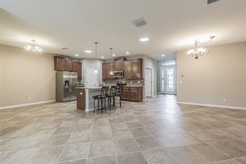House in San Antonio, Florida 3 bedrooms, 158.58 sq.m. № 2211492 - photo 10