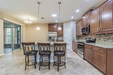 House in San Antonio, Florida 3 bedrooms, 158.58 sq.m. № 2211492 - photo 5