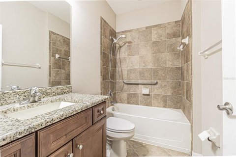 House in San Antonio, Florida 3 bedrooms, 158.58 sq.m. № 2211492 - photo 19