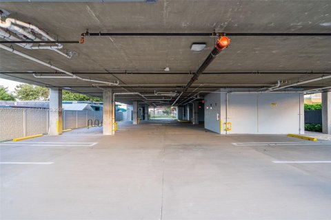 Appartement à louer à Miami, Floride: 2 chambres № 1999959 - photo 17