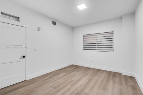 Appartement à louer à Miami, Floride: 2 chambres № 1999959 - photo 13