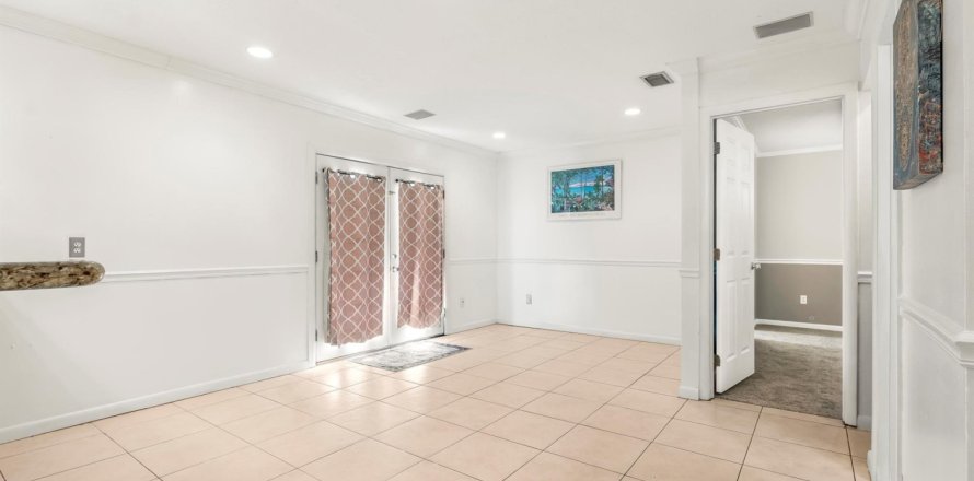 Casa en Lake Worth, Florida 3 dormitorios, 147.34 m2 № 1175143