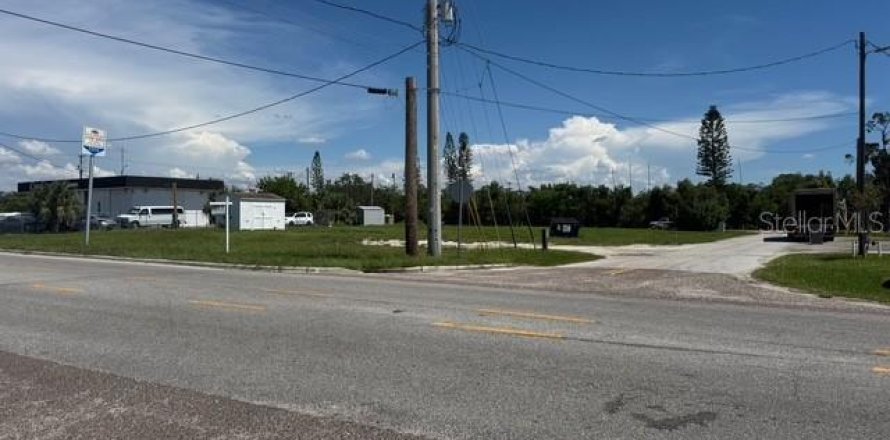 Propiedad comercial en Ruskin, Florida № 1826523