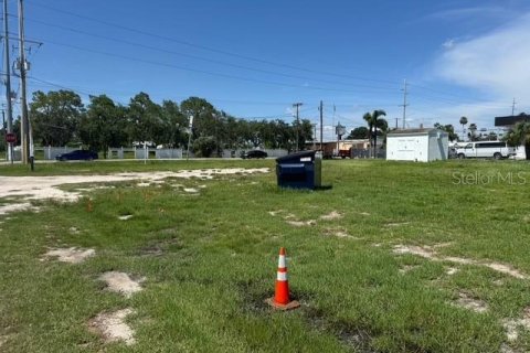Propiedad comercial en alquiler en Ruskin, Florida № 1826523 - foto 4